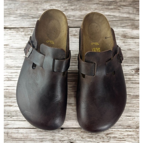 Birkenstock Shoes - Birkenstock just beautiful Boston Oiled Leather Buckle Clog Slip On Shoes